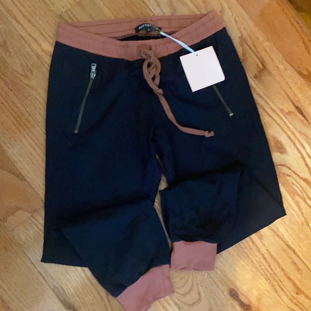 NWT Kittenish moto joggers size small